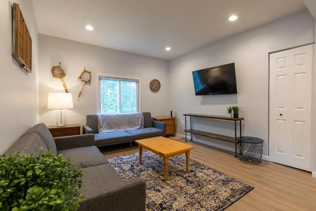 Urban Oasis Easy City Access Brand New Pittsburgh